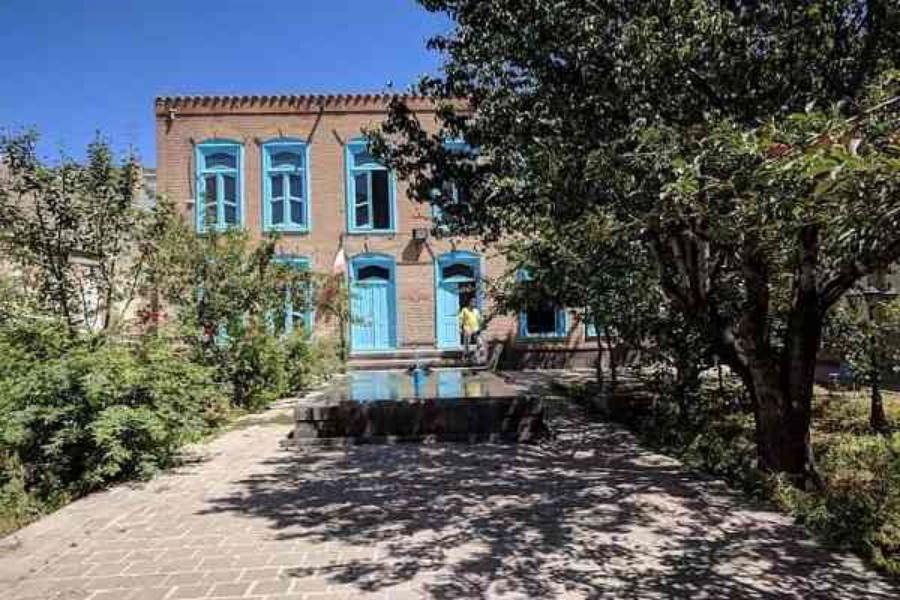 خانه تاریخی مناف‌زاده